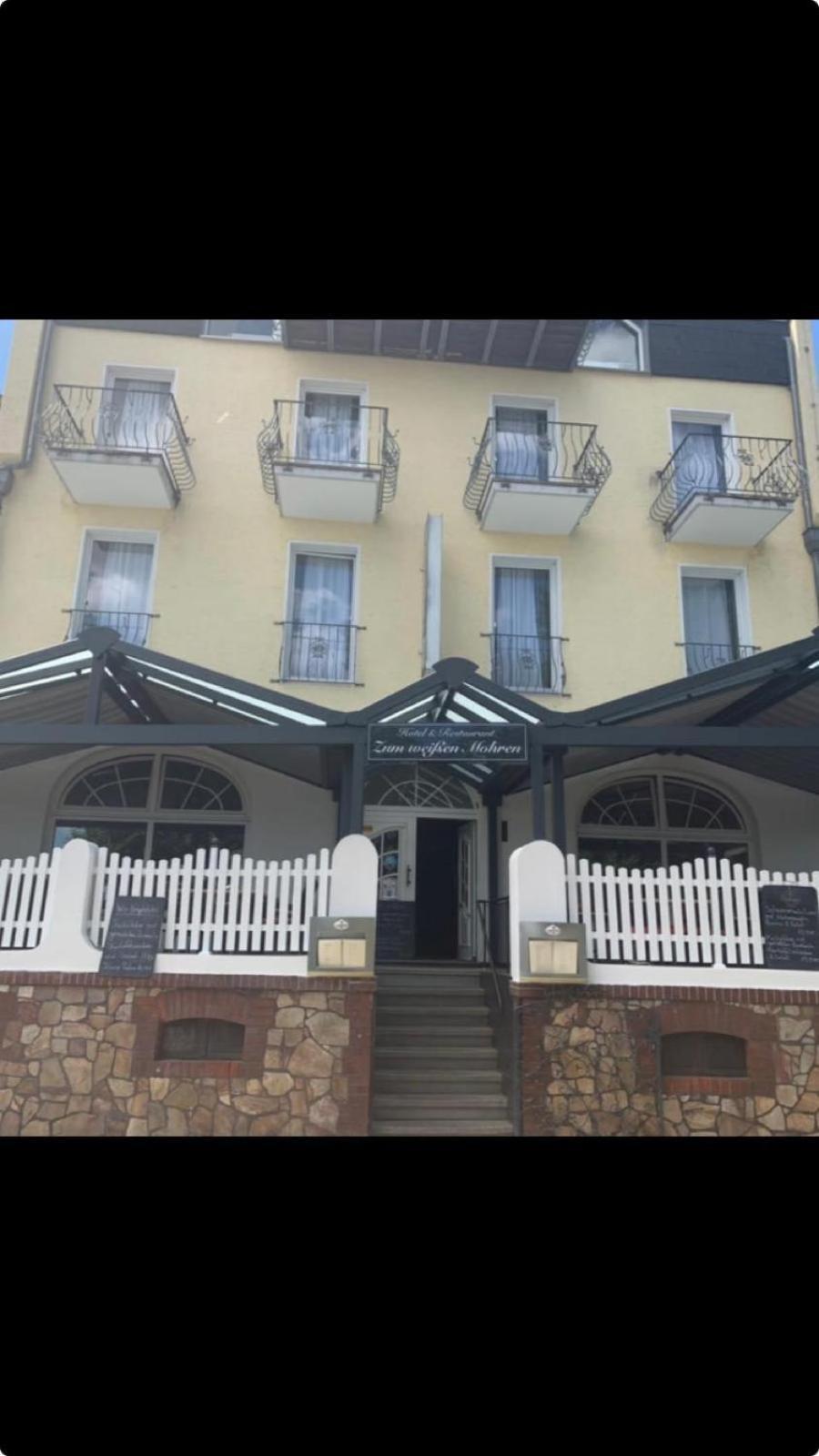 Hotel Zum Weissen Mohren Валлуф Экстерьер фото